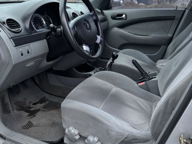 Серый Шевроле Лачетти, объемом двигателя 1.8 л и пробегом 250 тыс. км за 3400 $, фото 10 на Automoto.ua