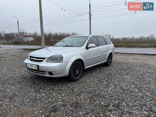 Серый Шевроле Лачетти, объемом двигателя 1.8 л и пробегом 250 тыс. км за 3400 $, фото 3 на Automoto.ua