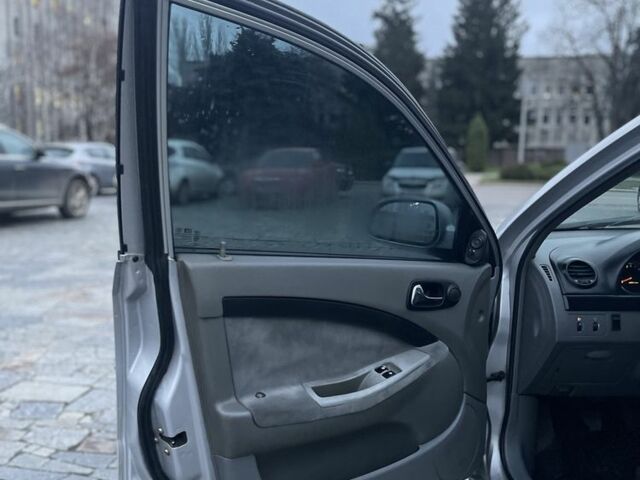 Сірий Шевроле Лачетті, об'ємом двигуна 1.8 л та пробігом 300 тис. км за 3499 $, фото 10 на Automoto.ua