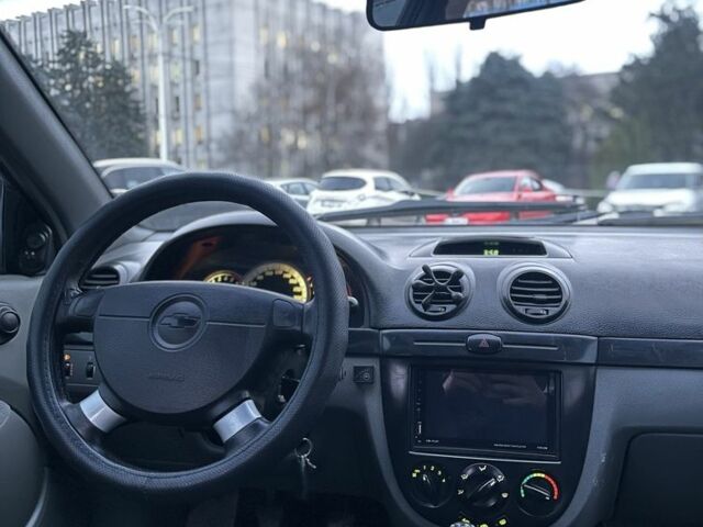 Сірий Шевроле Лачетті, об'ємом двигуна 1.8 л та пробігом 300 тис. км за 3499 $, фото 14 на Automoto.ua