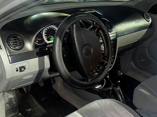 Сірий Шевроле Лачетті, об'ємом двигуна 1.6 л та пробігом 290 тис. км за 3200 $, фото 3 на Automoto.ua