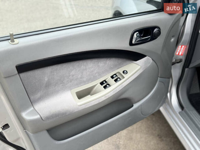 Сірий Шевроле Лачетті, об'ємом двигуна 1.6 л та пробігом 211 тис. км за 4500 $, фото 8 на Automoto.ua