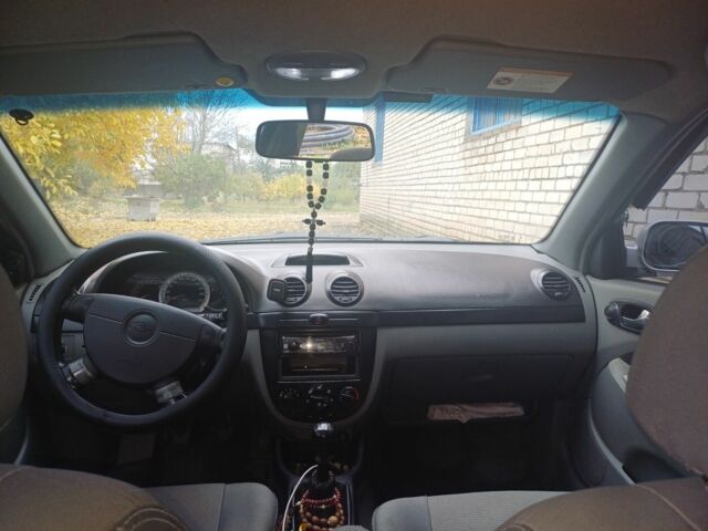 Серый Шевроле Лачетти, объемом двигателя 2 л и пробегом 290 тыс. км за 3900 $, фото 4 на Automoto.ua