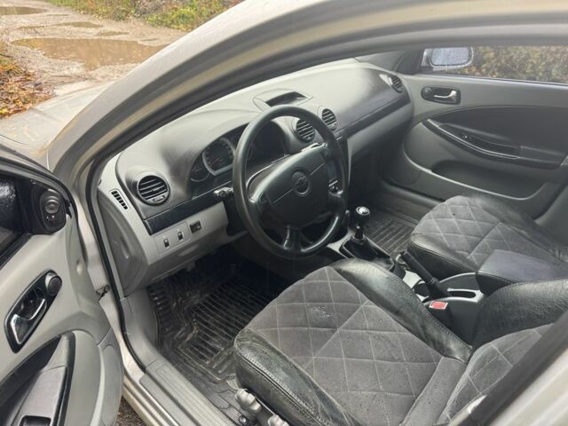 Серый Шевроле Лачетти, объемом двигателя 1.8 л и пробегом 290 тыс. км за 3500 $, фото 5 на Automoto.ua