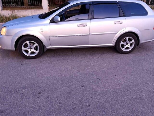 Серый Шевроле Лачетти, объемом двигателя 1.8 л и пробегом 444 тыс. км за 3800 $, фото 3 на Automoto.ua