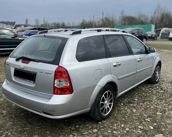 Серый Шевроле Лачетти, объемом двигателя 1.99 л и пробегом 280 тыс. км за 3900 $, фото 4 на Automoto.ua