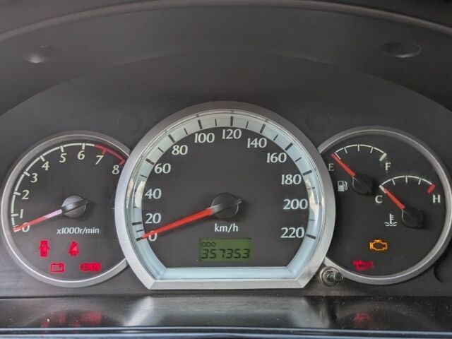 Серый Шевроле Лачетти, объемом двигателя 1.8 л и пробегом 357 тыс. км за 3500 $, фото 9 на Automoto.ua