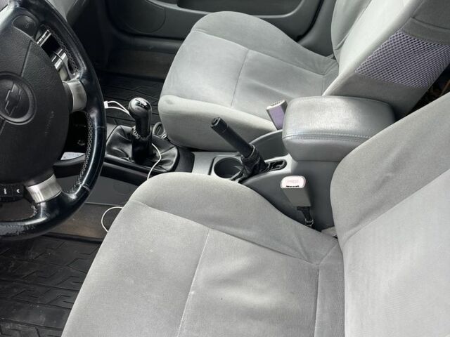 Серый Шевроле Лачетти, объемом двигателя 1.9 л и пробегом 280 тыс. км за 3600 $, фото 4 на Automoto.ua