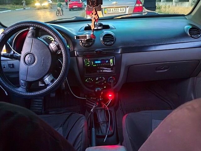 Серый Шевроле Лачетти, объемом двигателя 1.8 л и пробегом 444 тыс. км за 3800 $, фото 7 на Automoto.ua