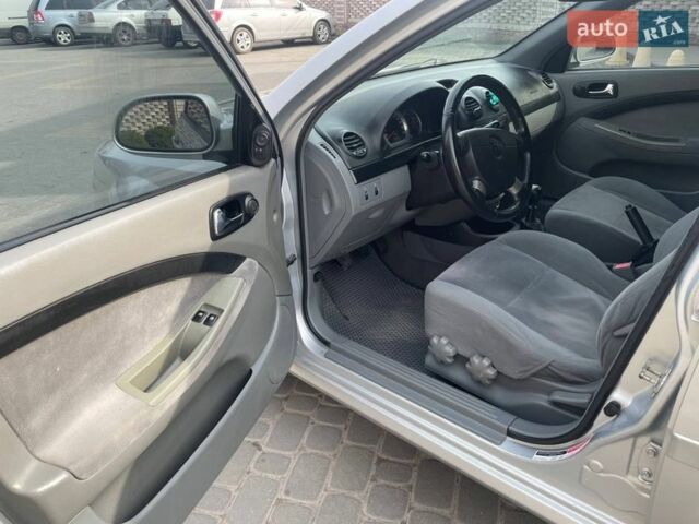 Серый Шевроле Лачетти, объемом двигателя 1.8 л и пробегом 250 тыс. км за 3800 $, фото 13 на Automoto.ua
