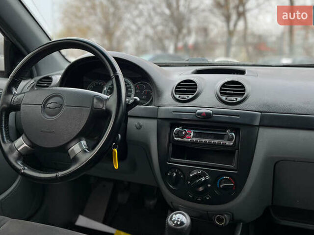 Сірий Шевроле Лачетті, об'ємом двигуна 1.8 л та пробігом 70 тис. км за 6999 $, фото 14 на Automoto.ua