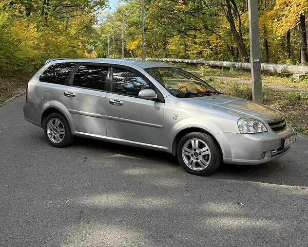 Серый Шевроле Лачетти, объемом двигателя 1.8 л и пробегом 230 тыс. км за 4200 $, фото 1 на Automoto.ua