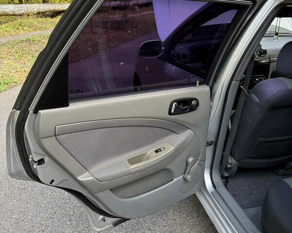 Серый Шевроле Лачетти, объемом двигателя 1.8 л и пробегом 230 тыс. км за 4200 $, фото 15 на Automoto.ua