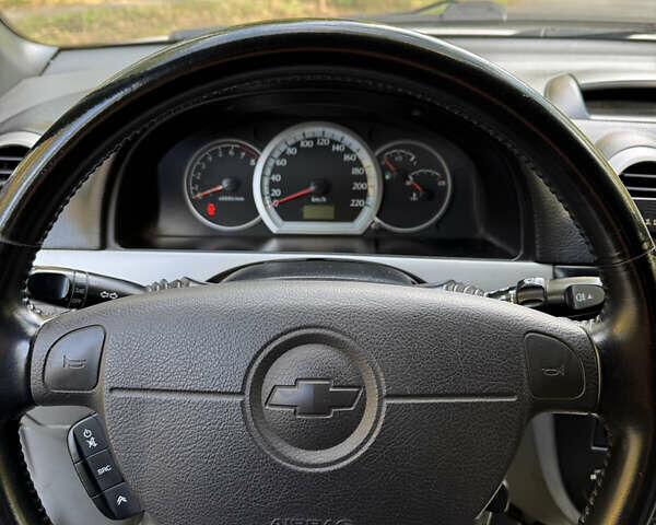 Серый Шевроле Лачетти, объемом двигателя 1.8 л и пробегом 230 тыс. км за 4200 $, фото 11 на Automoto.ua