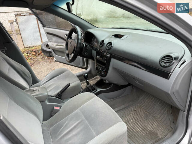Серый Шевроле Лачетти, объемом двигателя 1.8 л и пробегом 330 тыс. км за 2900 $, фото 11 на Automoto.ua