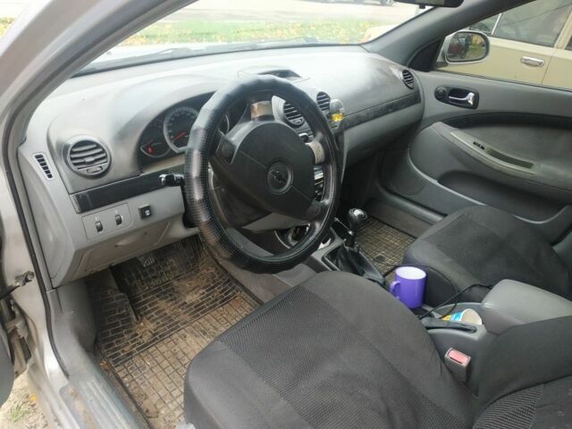 Серый Шевроле Лачетти, объемом двигателя 1.8 л и пробегом 179 тыс. км за 3500 $, фото 4 на Automoto.ua