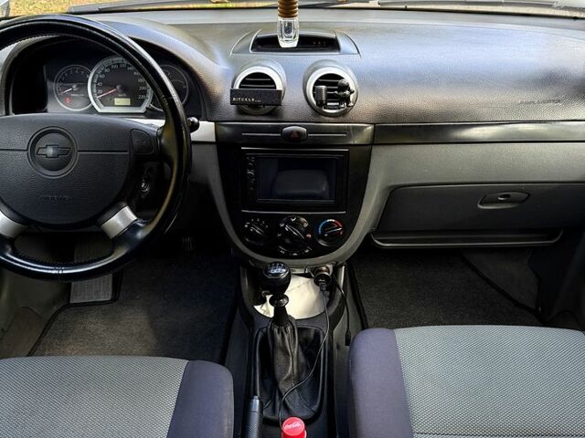 Сірий Шевроле Лачетті, об'ємом двигуна 1.8 л та пробігом 230 тис. км за 4200 $, фото 7 на Automoto.ua