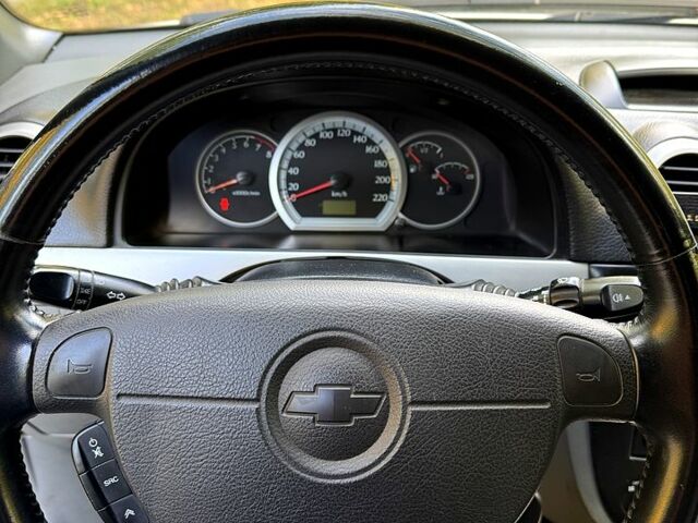 Сірий Шевроле Лачетті, об'ємом двигуна 1.8 л та пробігом 230 тис. км за 4200 $, фото 6 на Automoto.ua