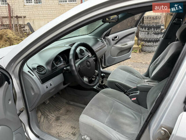 Серый Шевроле Лачетти, объемом двигателя 1.8 л и пробегом 330 тыс. км за 2900 $, фото 9 на Automoto.ua