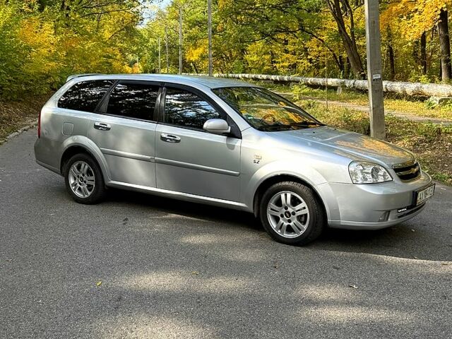 Сірий Шевроле Лачетті, об'ємом двигуна 1.8 л та пробігом 230 тис. км за 4200 $, фото 1 на Automoto.ua