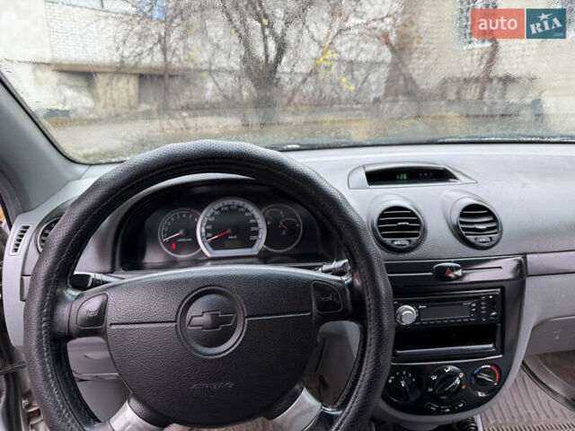 Серый Шевроле Лачетти, объемом двигателя 1.8 л и пробегом 330 тыс. км за 2900 $, фото 13 на Automoto.ua