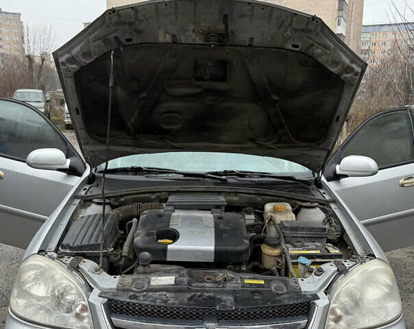 Серый Шевроле Лачетти, объемом двигателя 1.8 л и пробегом 330 тыс. км за 2900 $, фото 7 на Automoto.ua