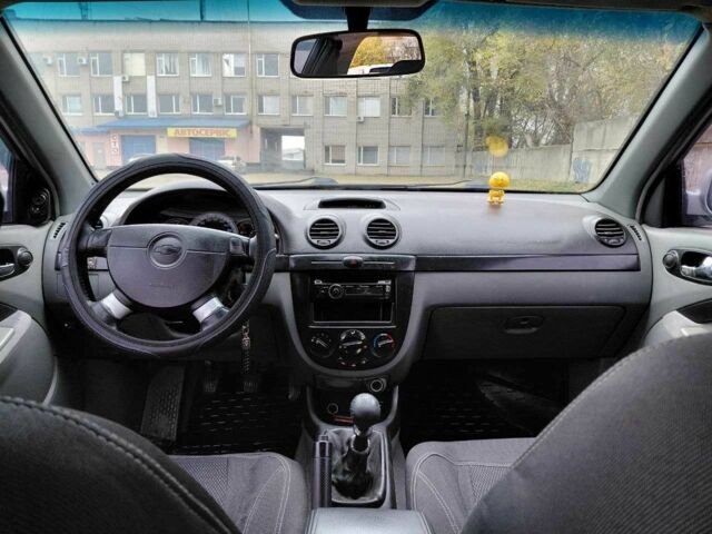 Сірий Шевроле Лачетті, об'ємом двигуна 1.8 л та пробігом 350 тис. км за 4200 $, фото 4 на Automoto.ua