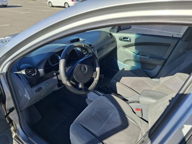 Серый Шевроле Лачетти, объемом двигателя 1.8 л и пробегом 212 тыс. км за 3500 $, фото 8 на Automoto.ua