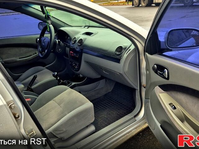 Серый Шевроле Лачетти, объемом двигателя 1.8 л и пробегом 212 тыс. км за 3200 $, фото 10 на Automoto.ua