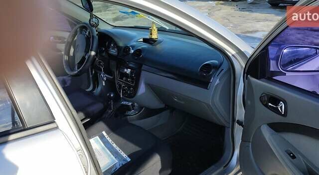 Серый Шевроле Лачетти, объемом двигателя 1.8 л и пробегом 229 тыс. км за 4700 $, фото 7 на Automoto.ua