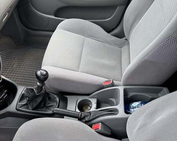 Серый Шевроле Лачетти, объемом двигателя 1.6 л и пробегом 227 тыс. км за 4100 $, фото 5 на Automoto.ua