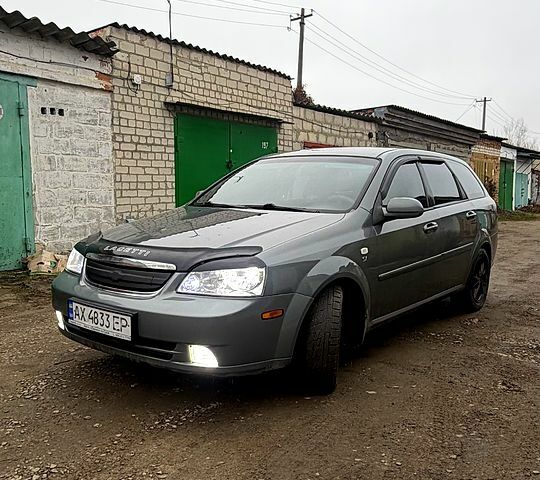 Серый Шевроле Лачетти, объемом двигателя 1.8 л и пробегом 190 тыс. км за 4800 $, фото 1 на Automoto.ua