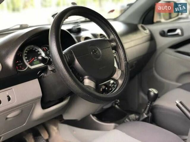 Серый Шевроле Лачетти, объемом двигателя 1.6 л и пробегом 168 тыс. км за 4500 $, фото 6 на Automoto.ua