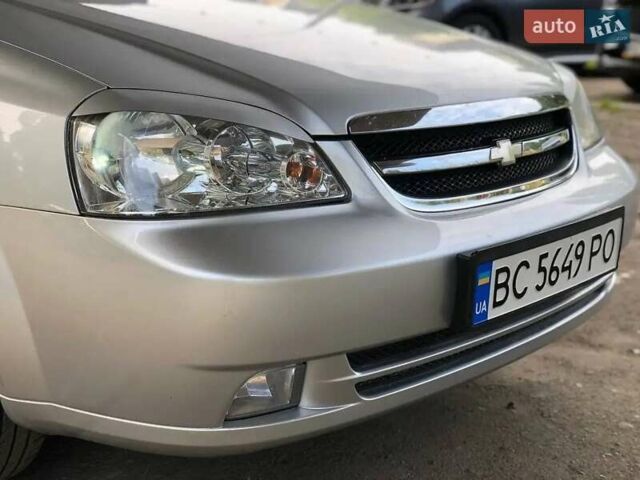 Серый Шевроле Лачетти, объемом двигателя 1.6 л и пробегом 168 тыс. км за 4500 $, фото 4 на Automoto.ua