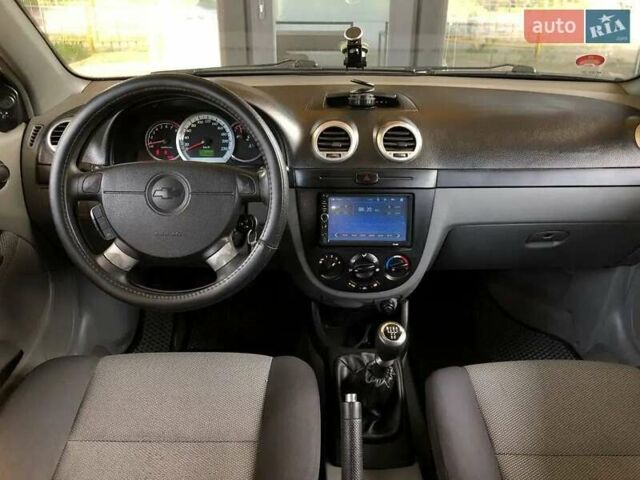 Серый Шевроле Лачетти, объемом двигателя 1.6 л и пробегом 168 тыс. км за 4500 $, фото 3 на Automoto.ua