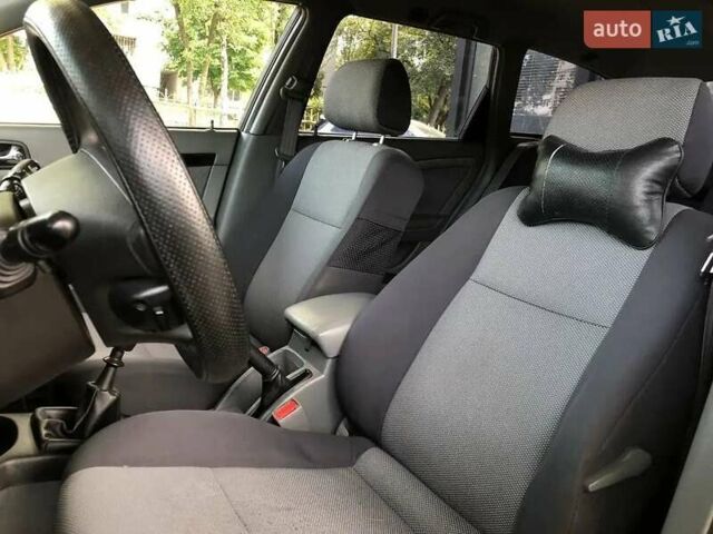 Серый Шевроле Лачетти, объемом двигателя 1.6 л и пробегом 168 тыс. км за 4500 $, фото 5 на Automoto.ua