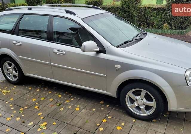 Серый Шевроле Лачетти, объемом двигателя 1.6 л и пробегом 244 тыс. км за 5500 $, фото 3 на Automoto.ua
