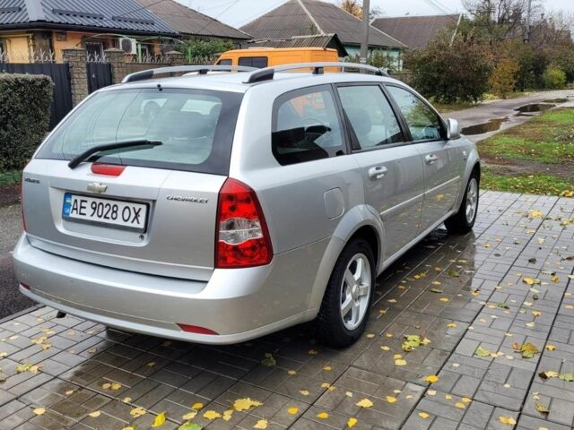 Серый Шевроле Лачетти, объемом двигателя 1.6 л и пробегом 244 тыс. км за 5500 $, фото 4 на Automoto.ua