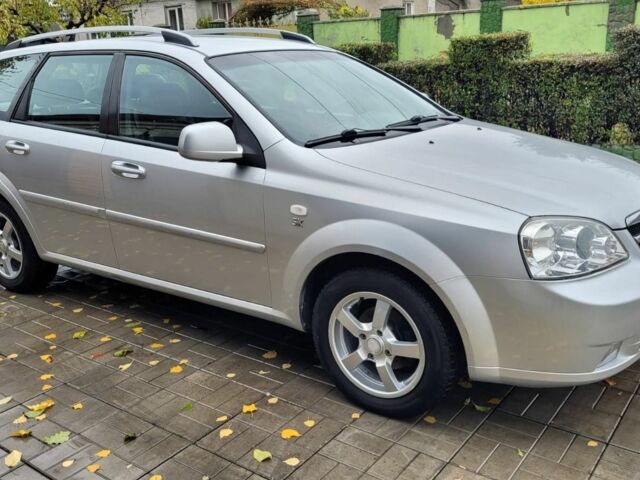 Серый Шевроле Лачетти, объемом двигателя 1.6 л и пробегом 244 тыс. км за 5500 $, фото 2 на Automoto.ua