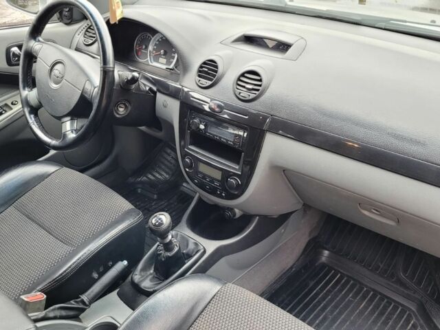 Серый Шевроле Лачетти, объемом двигателя 1.6 л и пробегом 244 тыс. км за 5500 $, фото 5 на Automoto.ua