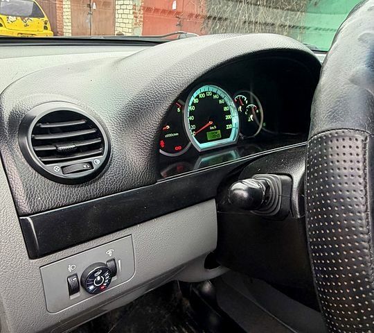 Серый Шевроле Лачетти, объемом двигателя 1.8 л и пробегом 190 тыс. км за 4800 $, фото 8 на Automoto.ua