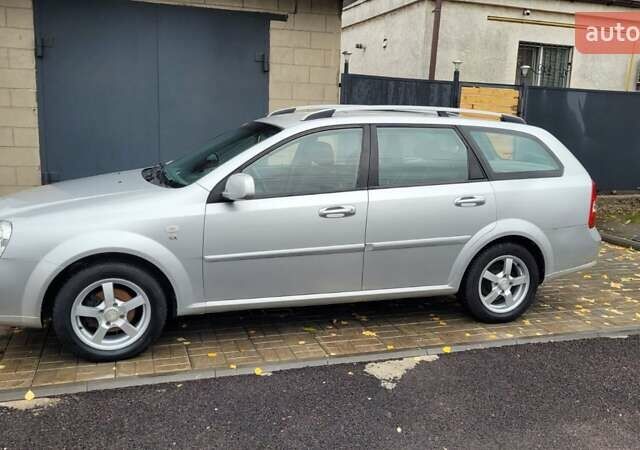 Серый Шевроле Лачетти, объемом двигателя 1.6 л и пробегом 244 тыс. км за 5500 $, фото 2 на Automoto.ua