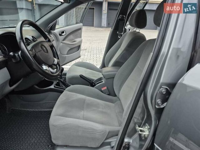 Серый Шевроле Лачетти, объемом двигателя 1.8 л и пробегом 52 тыс. км за 7500 $, фото 60 на Automoto.ua
