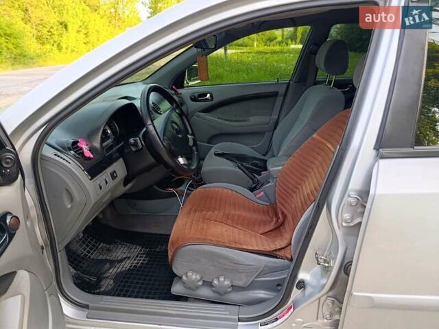 Серый Шевроле Лачетти, объемом двигателя 1.8 л и пробегом 265 тыс. км за 4750 $, фото 10 на Automoto.ua