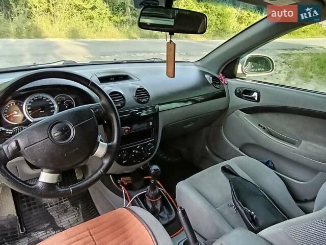 Серый Шевроле Лачетти, объемом двигателя 1.8 л и пробегом 255 тыс. км за 5400 $, фото 12 на Automoto.ua