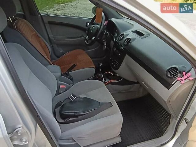 Серый Шевроле Лачетти, объемом двигателя 1.8 л и пробегом 255 тыс. км за 5400 $, фото 13 на Automoto.ua