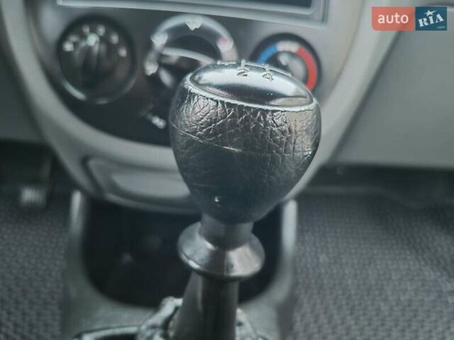 Серый Шевроле Лачетти, объемом двигателя 1.8 л и пробегом 52 тыс. км за 7500 $, фото 64 на Automoto.ua