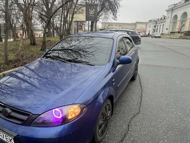 Синий Шевроле Лачетти, объемом двигателя 1.4 л и пробегом 150 тыс. км за 4000 $, фото 3 на Automoto.ua