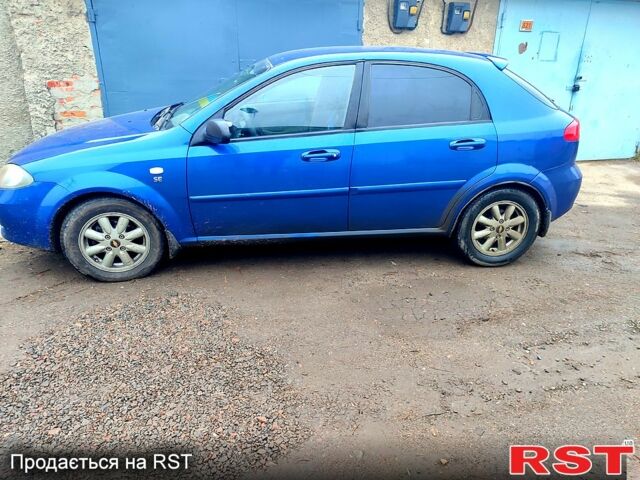 Синий Шевроле Лачетти, объемом двигателя 1.6 л и пробегом 250 тыс. км за 3500 $, фото 2 на Automoto.ua