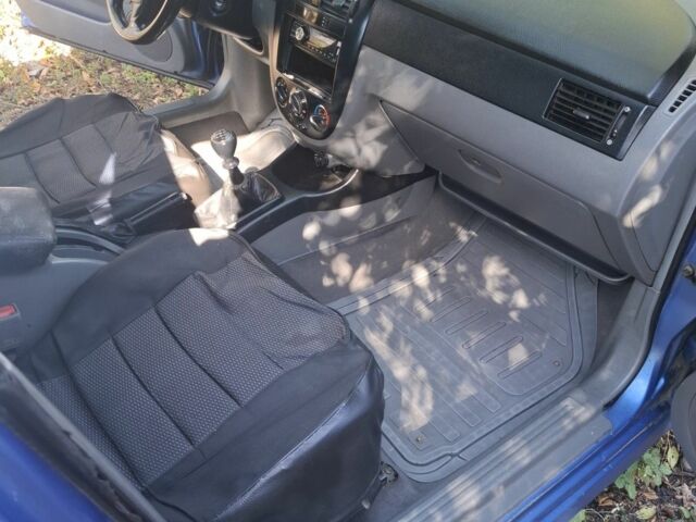 Синій Шевроле Лачетті, об'ємом двигуна 1.8 л та пробігом 301 тис. км за 2800 $, фото 5 на Automoto.ua